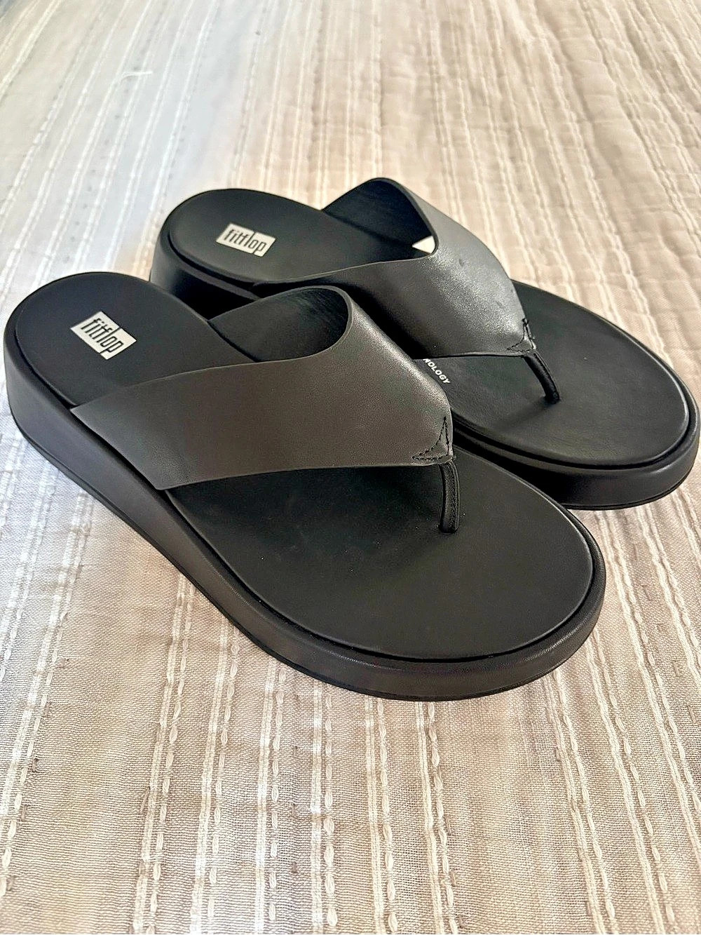 NWOT FitFlop PlatFForms Wedge Toe-Post Sandals Black US 7